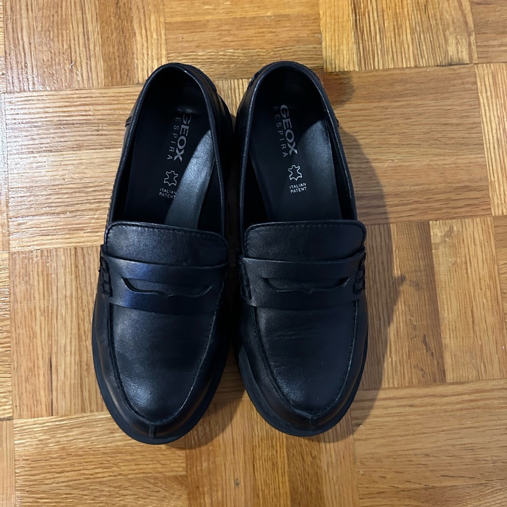 Loafers - Women - Picture 2 of 4